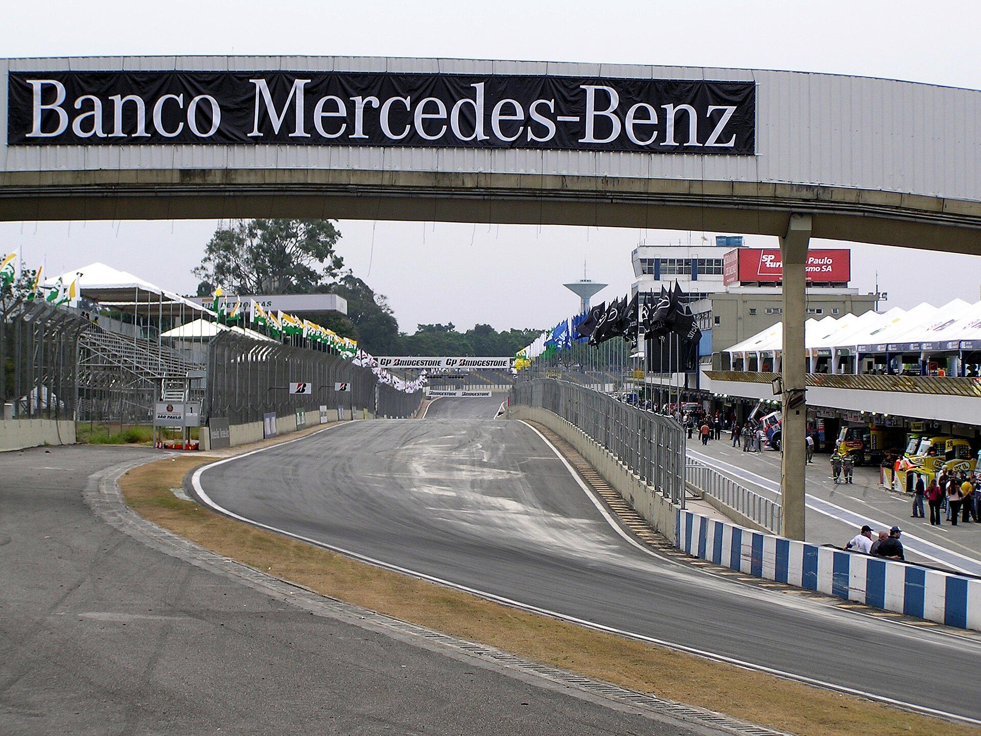 Interlagos: Autodromo Jose Carlos Pace main straight
