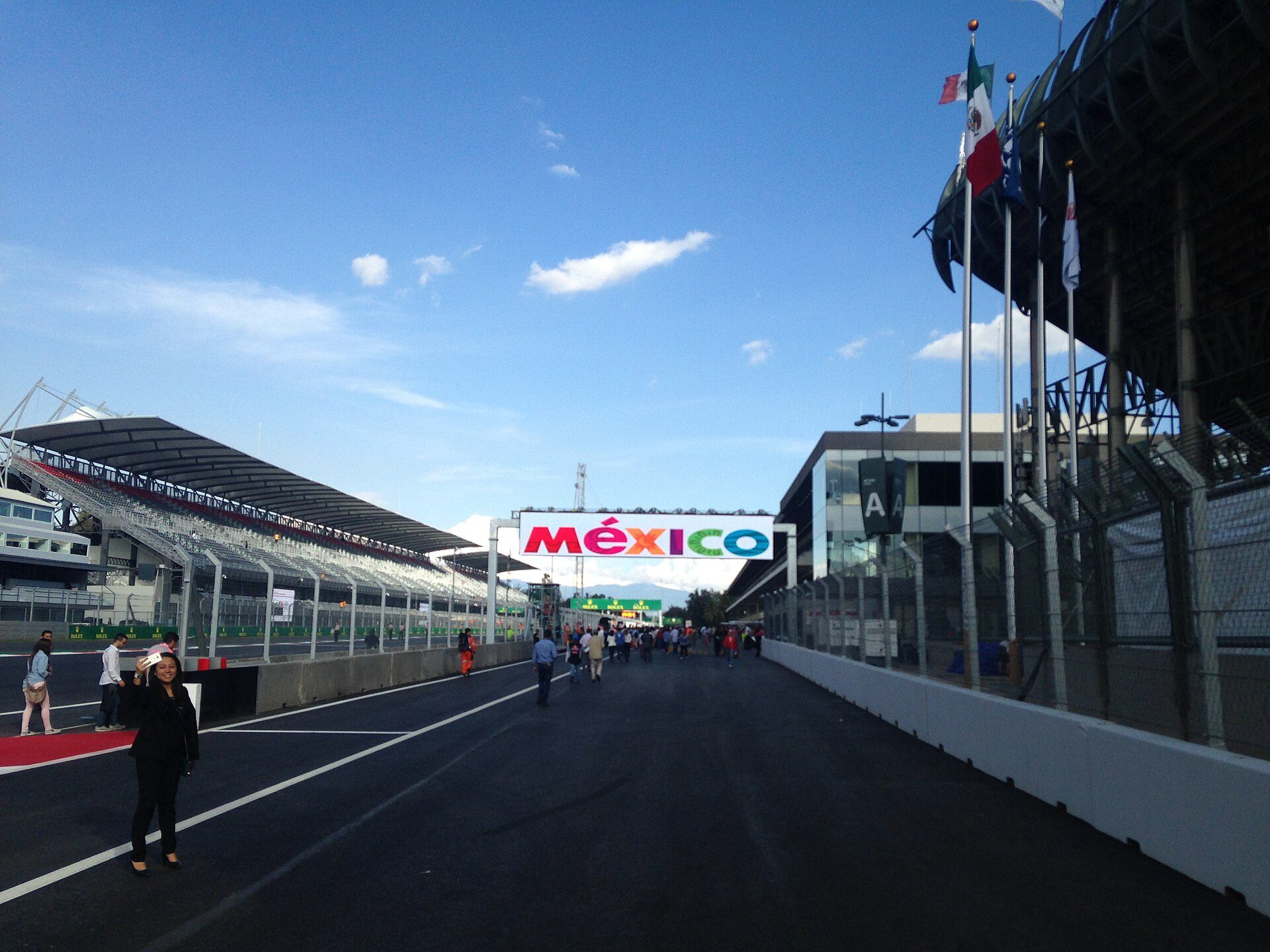 Autódromo Hermanos Rodríguez: Entrance to pitlane - Mexican Grand Prix 03