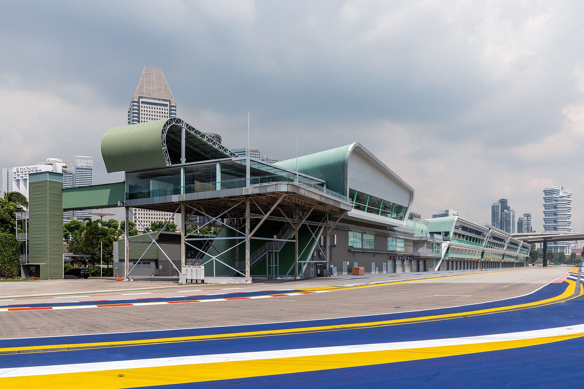 Marina Bay Street Circuit: Singapore (SG), Marina Bay Street Circuit, F1 Pit Building -- 2019 -- 4478